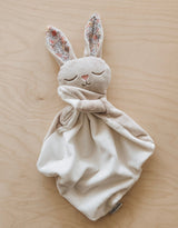 Veille sur toi ⚜ DD-001-07 Doudou Lapin - Marcel endormi - Beige fleuri - Veille sur toi vendu par Veille sur toi