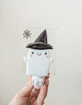 Veille sur toi ⚜ VL-068-00 Veilleuse Halloween - Bouh! le petit fantôme au chapeau noir - Veille sur toi vendu par Veille sur toi