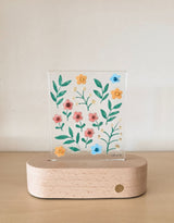 Veille sur toi ⚜ VST-LTC-008 Lampe de table complète - Fleurs délicates - Veille sur toi vendu par Veille sur toi