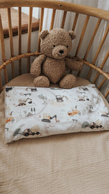 Veille sur toi ⚜ VST-TO-LESCAMIONS Taie d'oreiller pour enfant - Les camions - Veille sur toi vendu par Veille sur toi