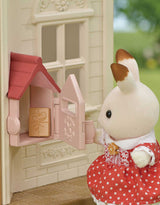 Calico Critters 2029 Maison Cozy cottage toît rouge avec lapin au balcon - Calico Critters vendu par Veille sur toi