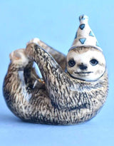 Camp Hollow caketopper-paresseux Porte-bougie en porcelaine - Cake Topper - Paresseux - Camp Hollow vendu par Veille sur toi