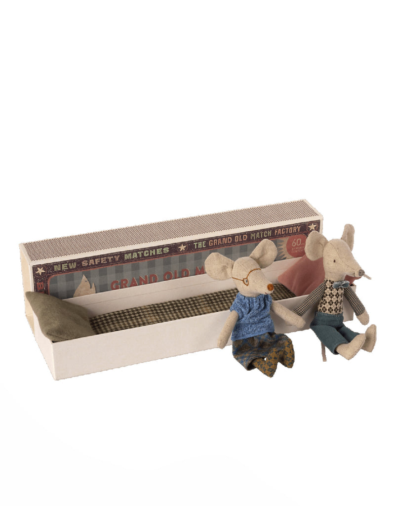 Maileg 16-1743-01 Grand-papa et grand-maman souris dans une boite d'allumette - Maileg vendu par Veille sur toi