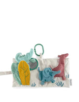 Moulin Roty 669082 Livre tissu d'activités - Sous mon Baobab - Moulin Roty vendu par Veille sur toi