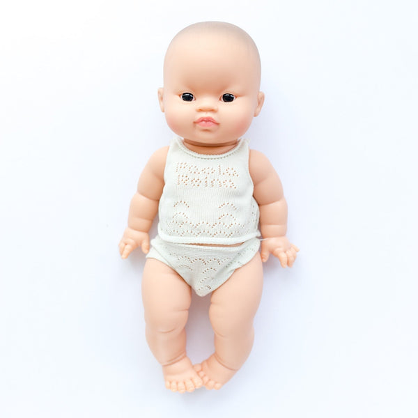Paola Reina Poupon Petite Fille aux Yeux Marrons - Mes premiers jouets  Paola Reina sur L'Armoire de Bébé