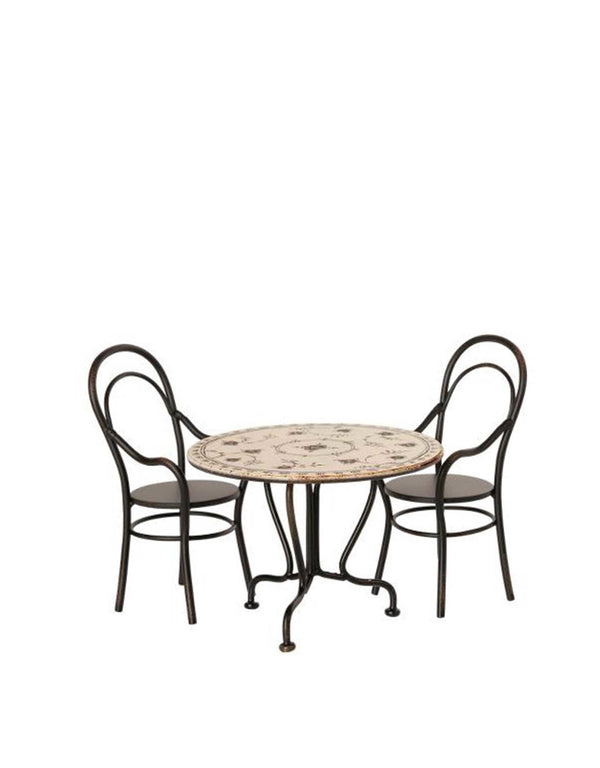 Table à diner avec deux chaises Default marque  Maileg vendu par Veille sur toi