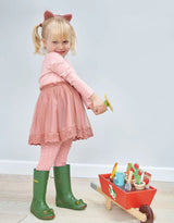 Tender Leaf Toys TL8357 Brouette avec ensemble de jardin en bois - Tender Leaf Toys vendu par Veille sur toi
