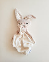 Veille sur toi ⚜ DD-001-03 Doudou Lapin - Marcel endormi avoine - Veille sur toi vendu par Veille sur toi