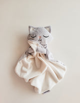 Veille sur toi ⚜ DD-027-00 Doudou Chat - Ferguson endormi gris - Veille sur toi vendu par Veille sur toi